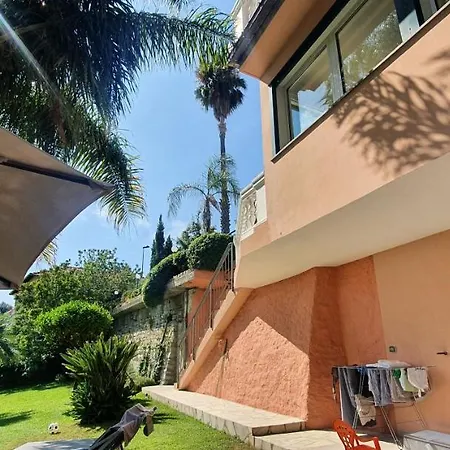 Bella Vista Hotel *